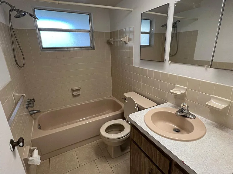 7833 Cayuga Dr — Photo 12