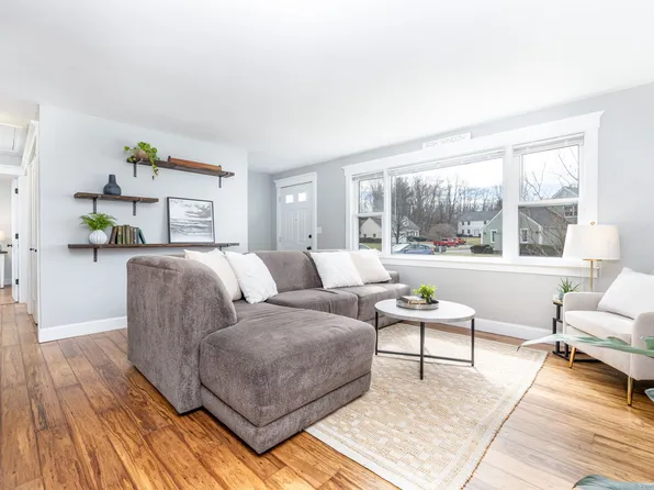 470 Dowd Avenue #470, Canton, CT 06019