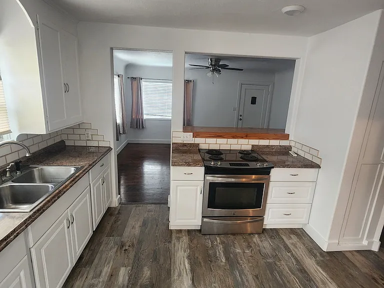 1629 Avalon St — Photo 7