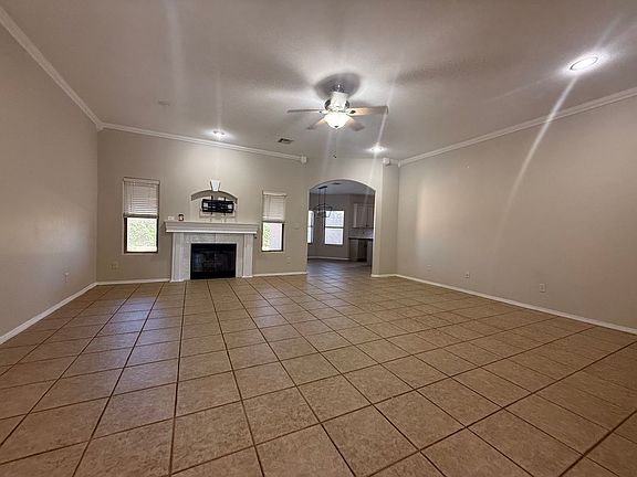 4th image of 917 Playa Azul St