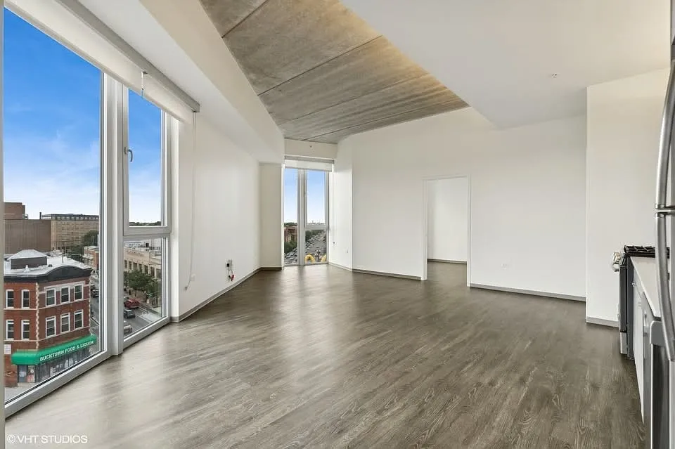 2 bed, 1079 sqft, $3,355 — Photo 4