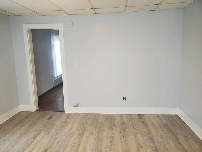 628 E 6th St #3 — Photo 4