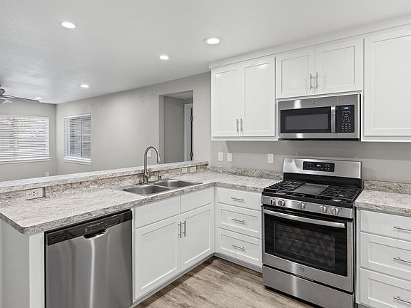 3rd image of 8A Klondike Ct #1004-41
