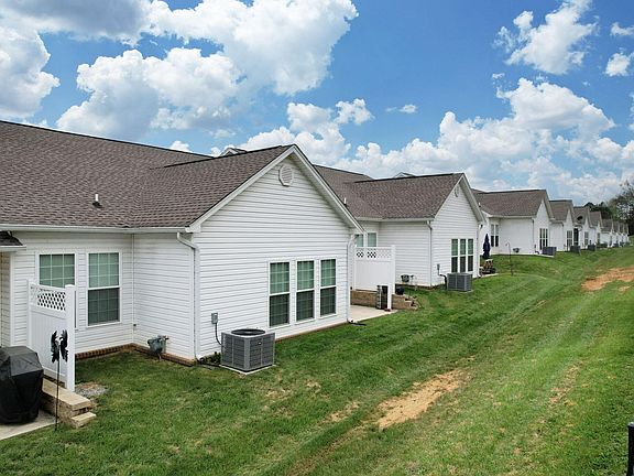 4th image of 1424 Niki Way NE