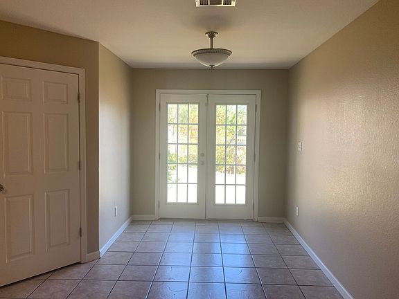 4th image of 2725 Pineview Dr