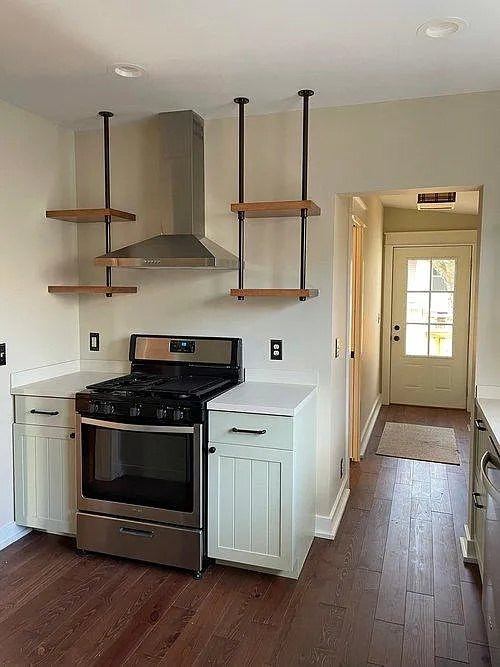 4 bed, 1860 sqft, $4,800 — Photo 4