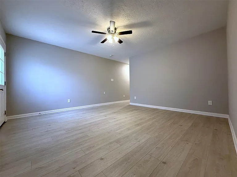 1702 Studewood St — Photo 7