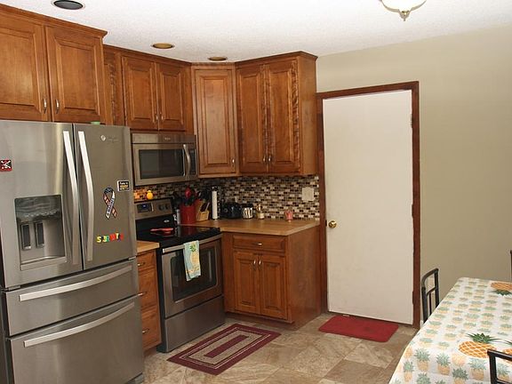 3rd image of 356 Parkdale Dr