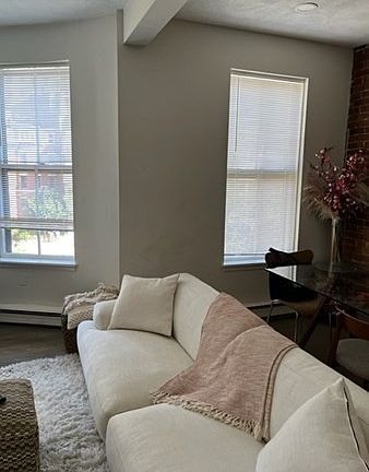 2nd image of 142 Chandler St APT 4