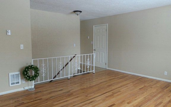 2nd image of 505 Moonlite Dr