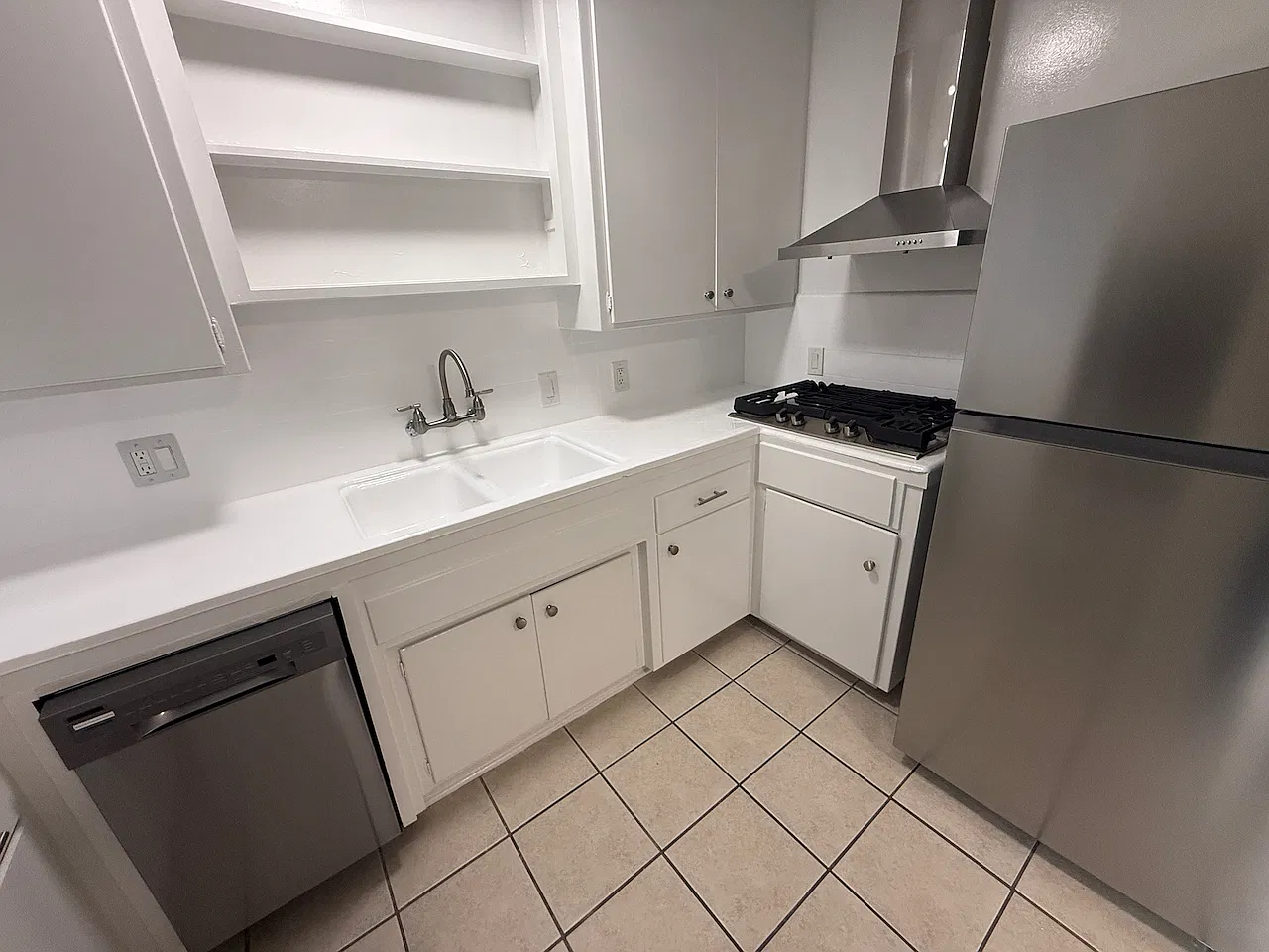 2 bed, 900 sqft, $2,695 — Photo 2