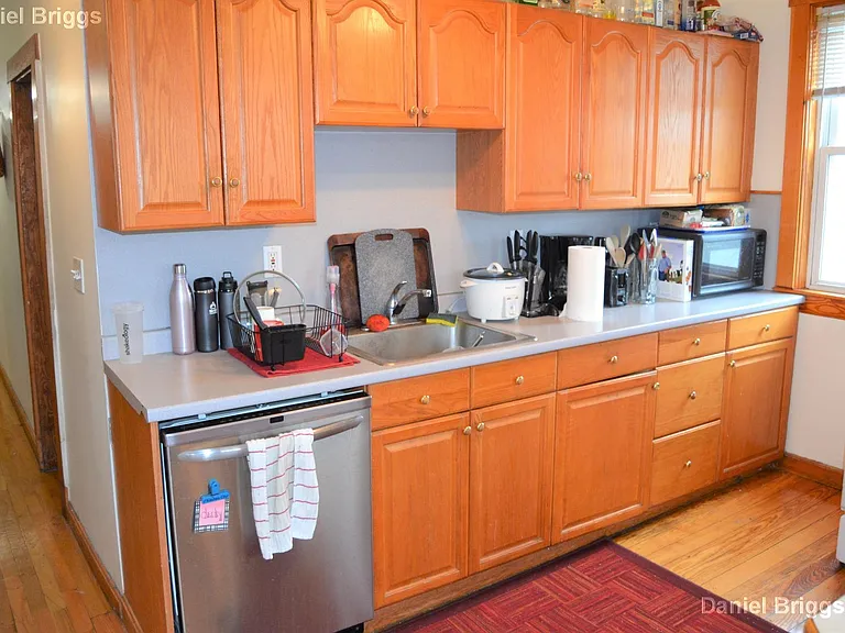 346 Faneuil St #2 — Photo 4