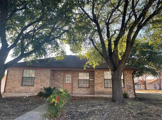 917 Embassy St, Mesquite, TX 75149