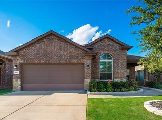 1045 Doe Meadow Dr, Burleson, TX 76028