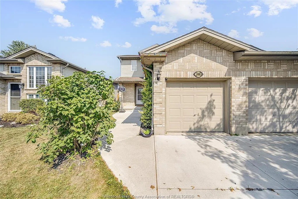 3 bed, 1.5 bath, $2,600 — Photo 2