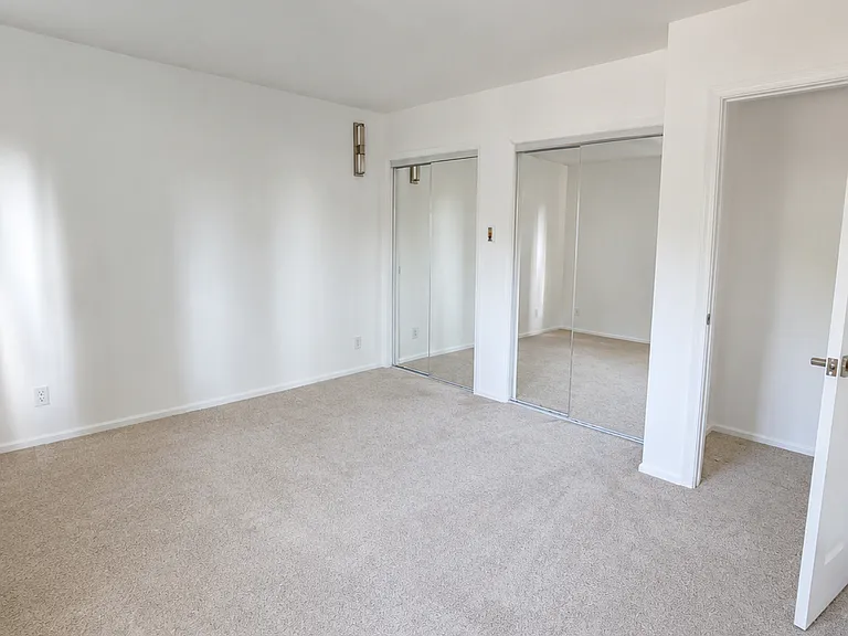 1178 N Kenmore Ave #4 — Photo 14