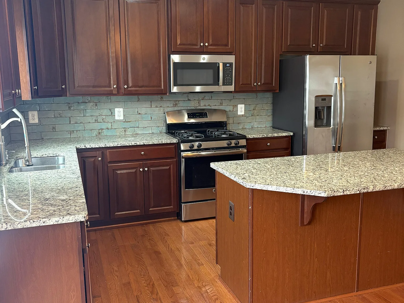 1023 Anderson Place Southeast - 1 — Photo 1