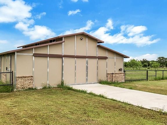 4th image of 185 Branding Iron Ct