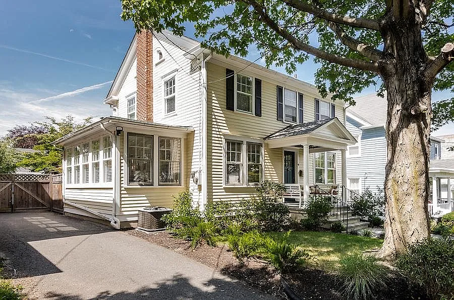 48 Maple St photo 1