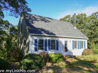 24 Circuit Ave, Tisbury, MA 02568