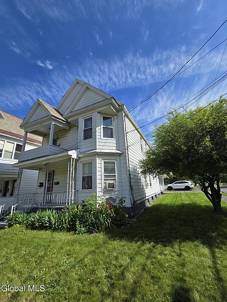 2nd image of 833 Mason Street