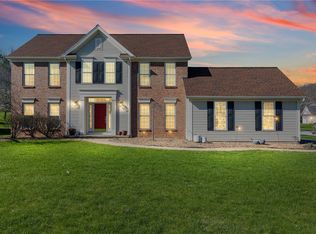 35 Hedge Wood Ln, Pittsford, NY 14534