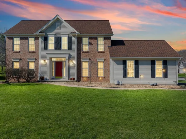 35 Hedge Wood Ln, Pittsford, NY 14534