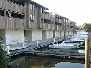 3rd image of 700 Oriole Dr APT 115A
