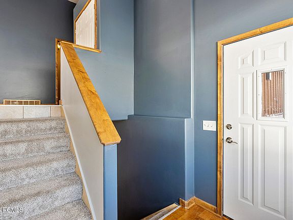 4th image of 155 Parkview Dr