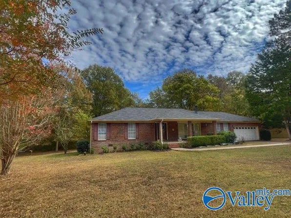 138 Calvert Rd, Laceys Spring, AL 35754