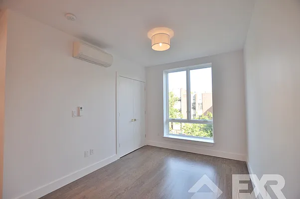 Rented by EXR | media 4