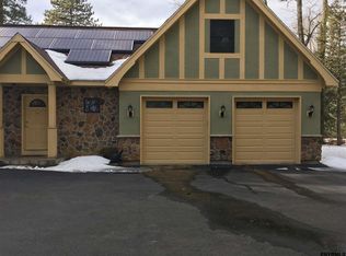 2 Chestnut Hill Rd S, Loudonville, NY 12211