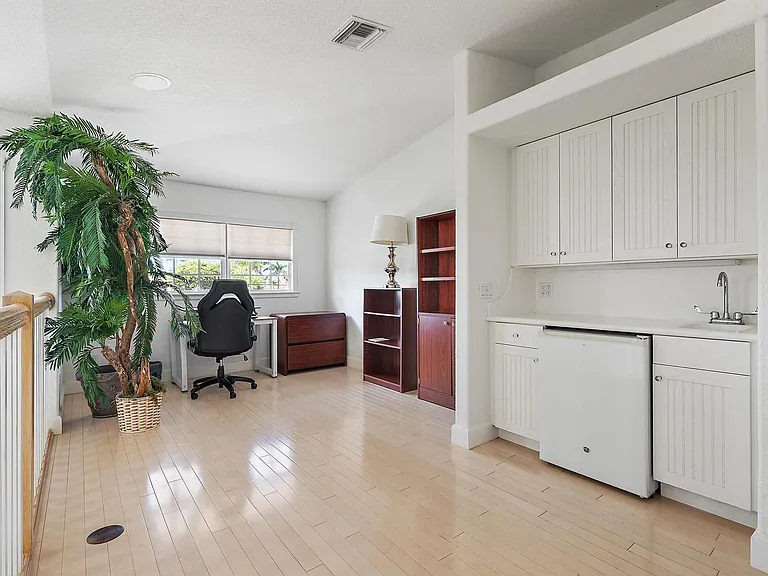 8538 SE Coconut St — Photo 27