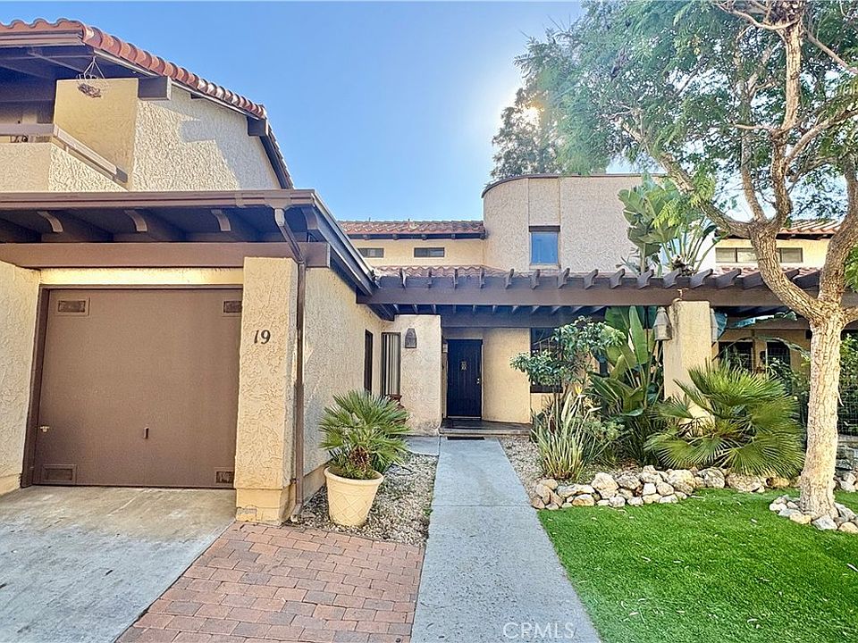1st image of 19 Cabrillo Dr