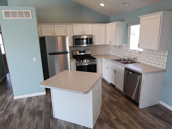 2nd image of 6888 Deer Cove Dr SE