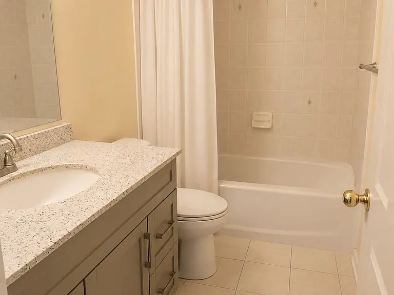 44 Starr Cres — Photo 8