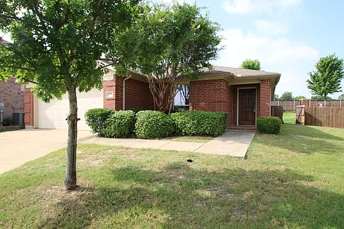 557 Winbridge Ln Photo 1