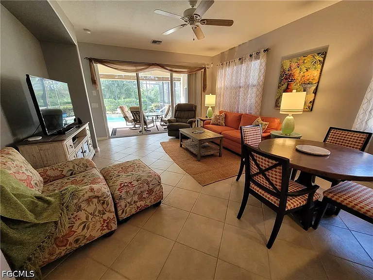 10630 Camarelle Cir — Photo 5