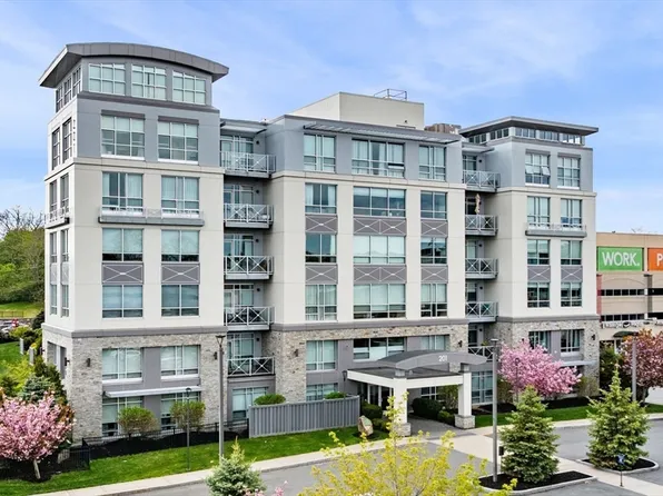 201 Elliott St #409, Beverly, MA 01915
