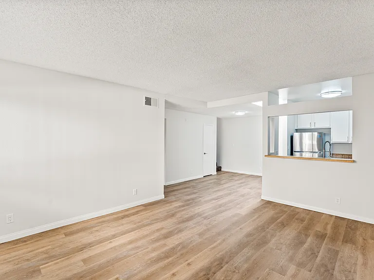 10376 Almayo Ave — Photo 16