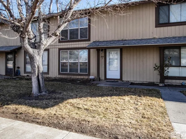 939 Woodberry Dr, Sparks, NV 89434