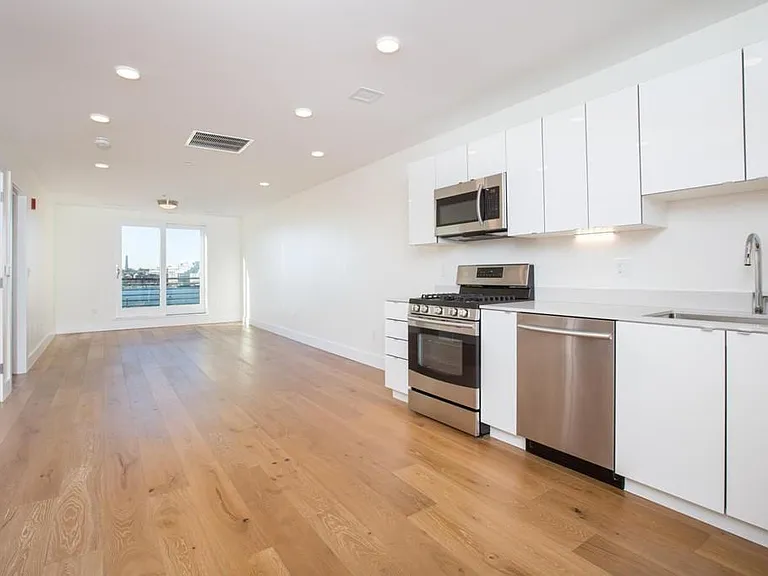 250 Meridian St #608 — Photo 14