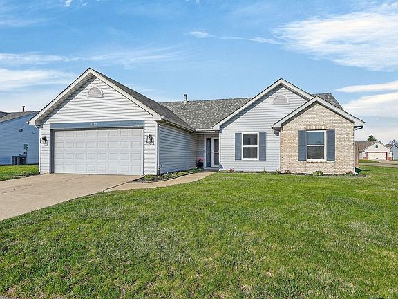 3rd image of 1102 Hornbeam Cir E