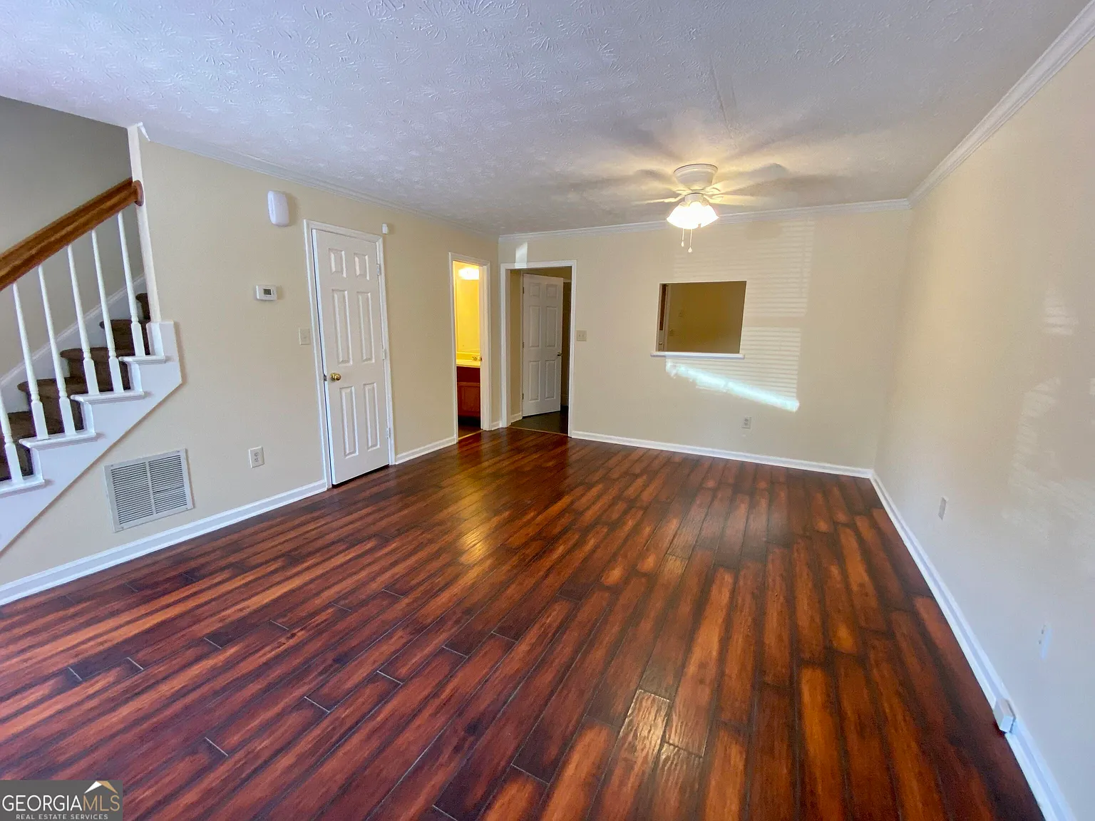 2 bed, 2.5 bath, 1202 sqft, $1,400 — Photo 2