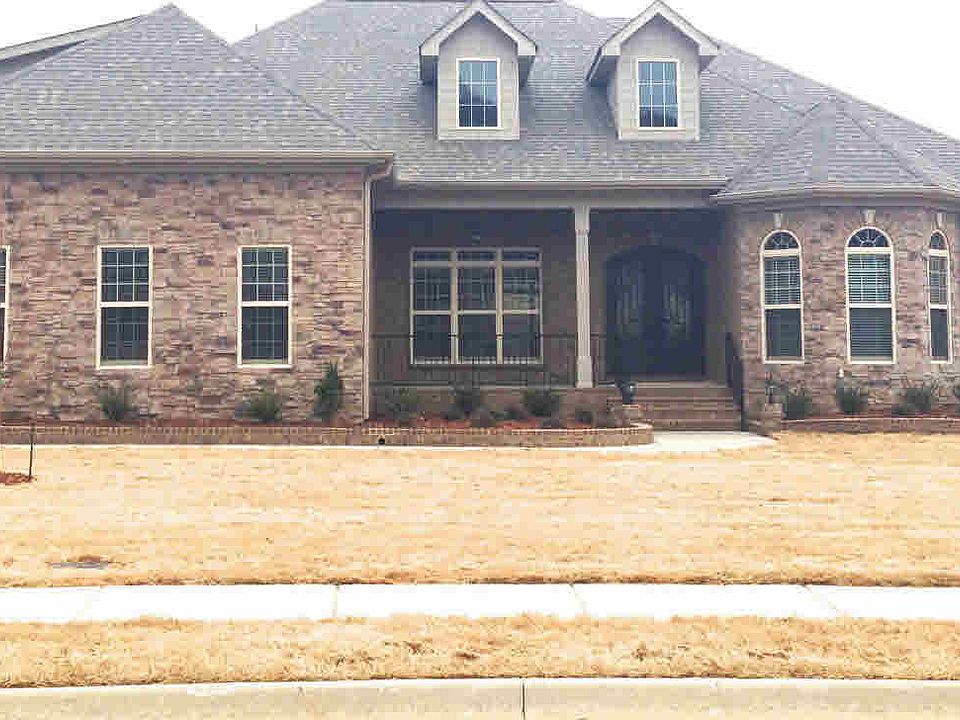 1st image of 4 Hadley Hill Ln