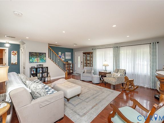 4th image of 1303 Elon Rd