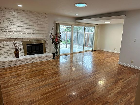3rd image of 866 Rose Blossom Dr