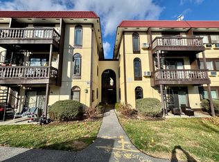 14 Granada Cres APT 20, White Plains, NY 10603