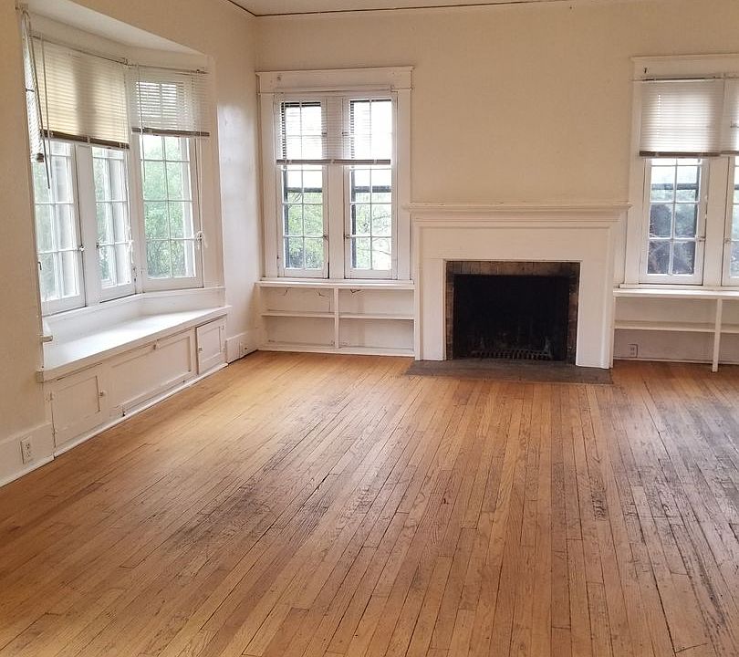 1st image of 1031 20th St #1317943d4