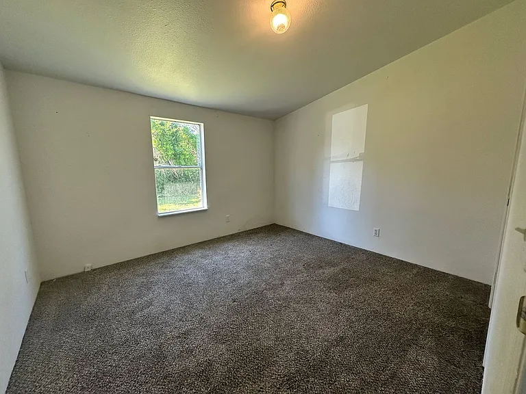 4655 NE Elliott Cir — Photo 13
